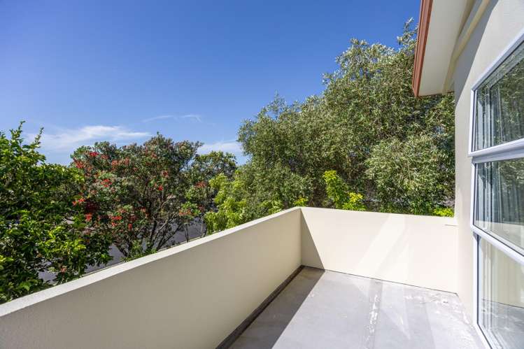 83 Alec Craig Way Gulf Harbour_24