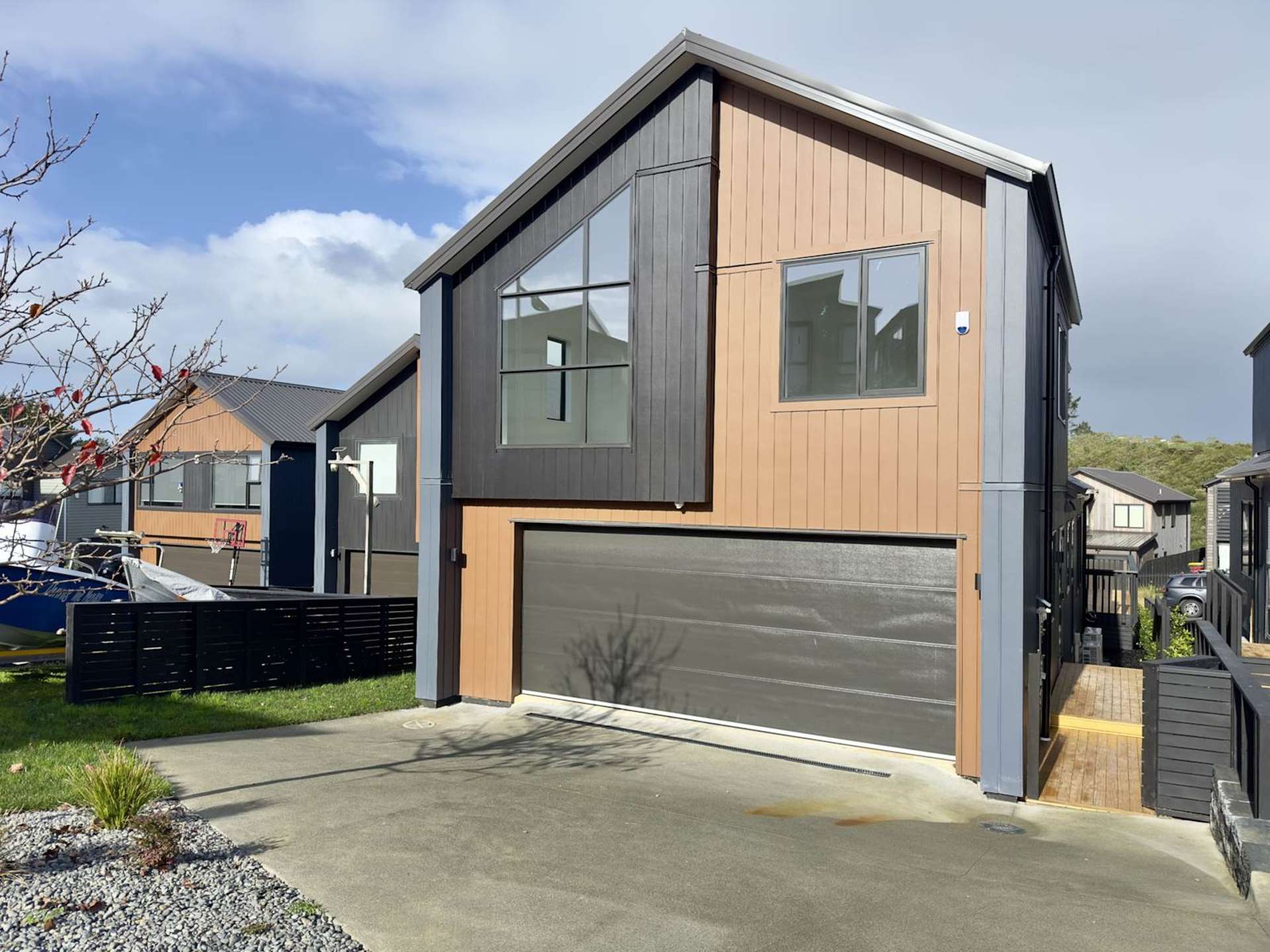 8 Aquamarine Avenue Wainui_0