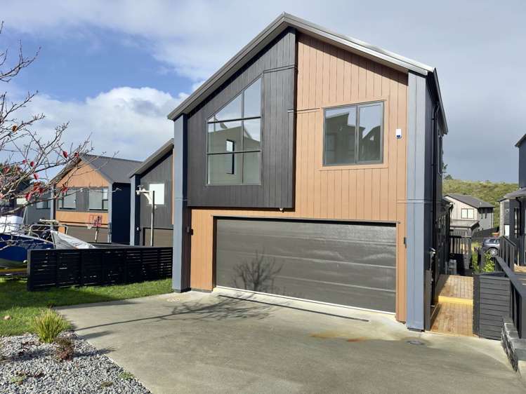 8 Aquamarine Avenue_0