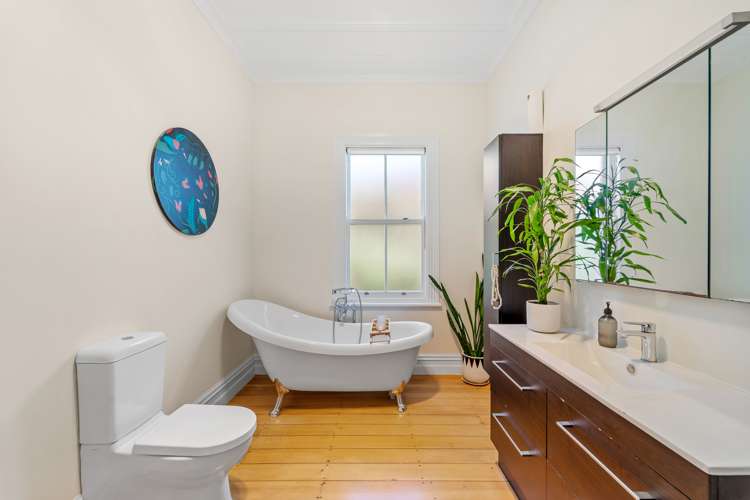 1243 Whangaparaoa Road Gulf Harbour_19