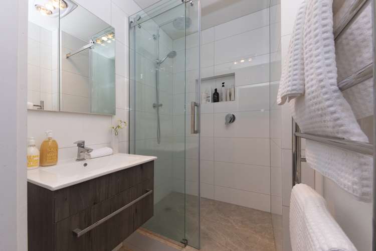 2/8 Matiere Road Onehunga_16