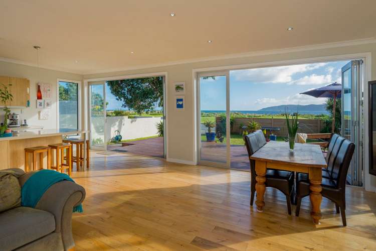 55 Marine Parade Paraparaumu Beach_9