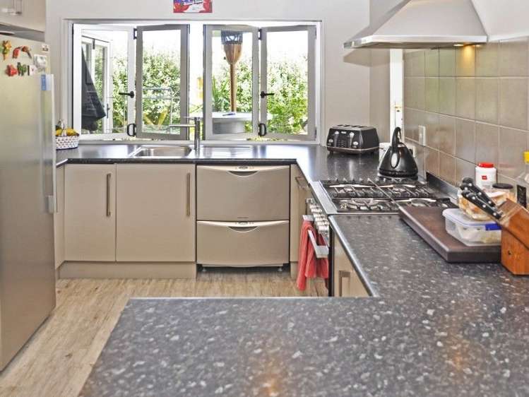 14 Norfolk Place Tairua_10