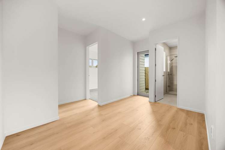 44 Furlough Road Opaheke_10