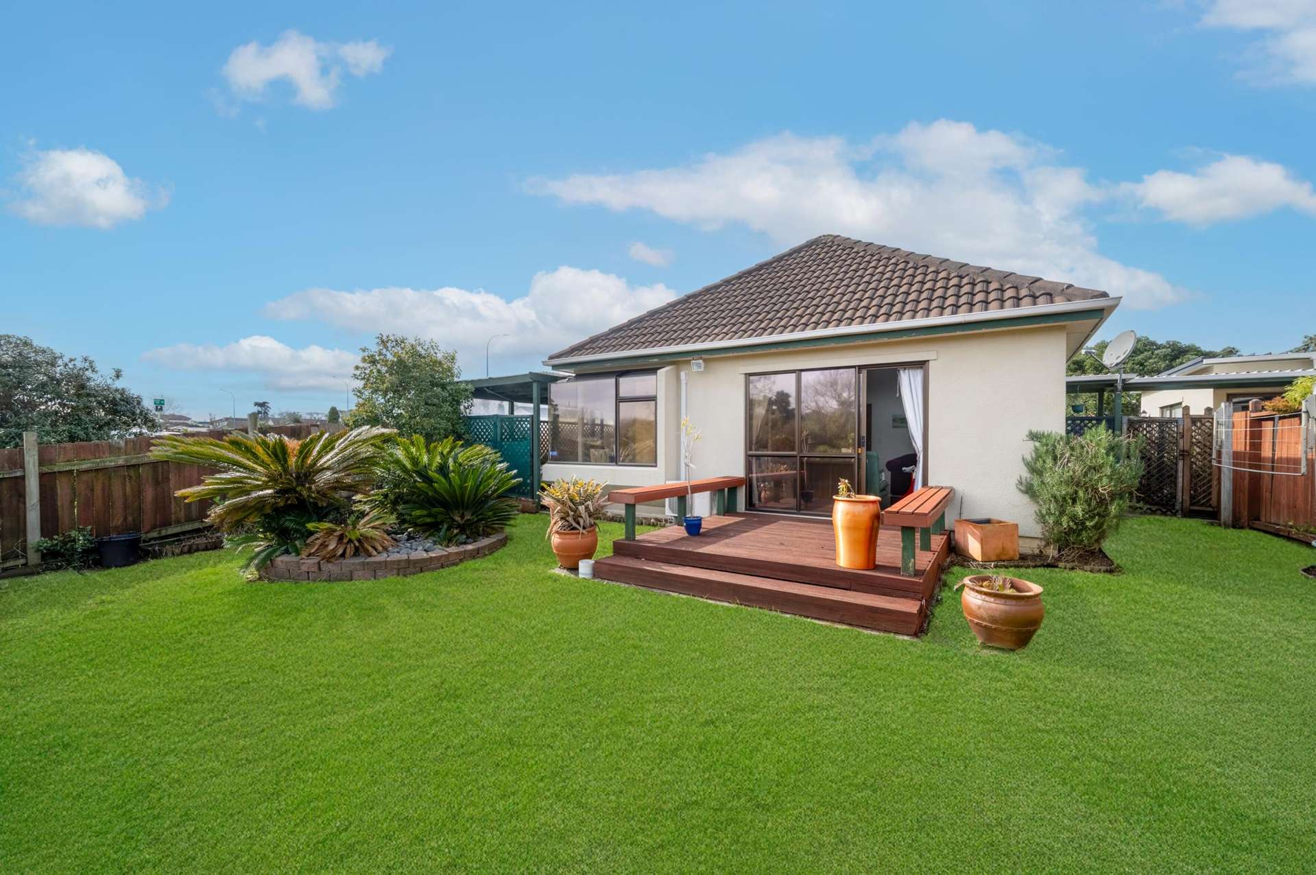 2/55 Aviemore Drive Highland Park_0