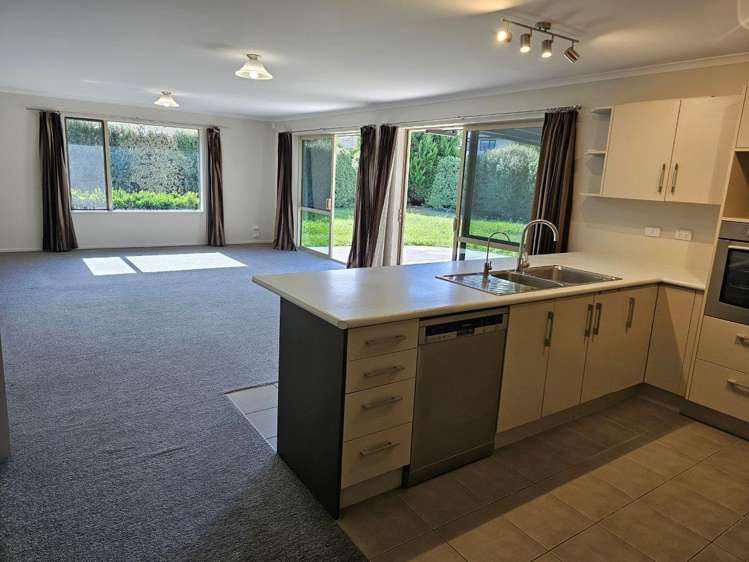 85 St James Drive 2750_6