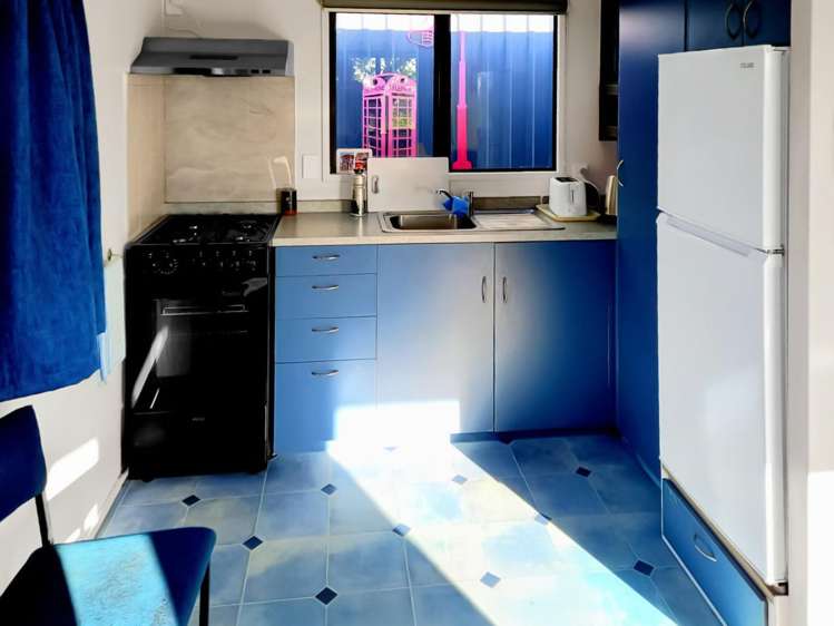 2 Waireka Road East Omata_37