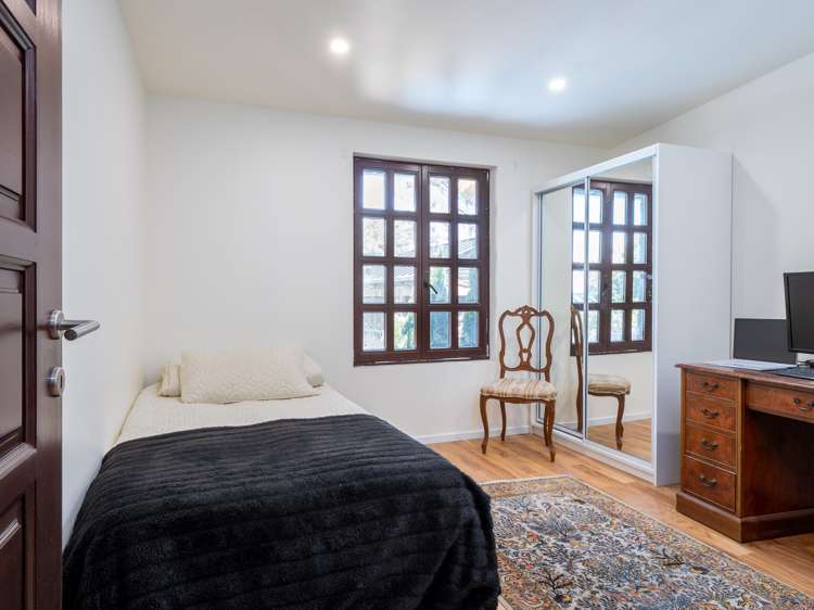 85 Arawata Terrace Fernhill/Sunshine Bay_13