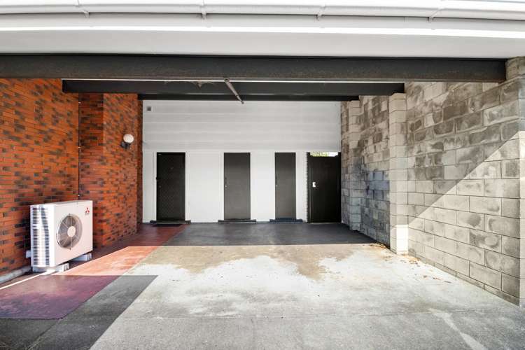 15 Barrett Street Westown_14