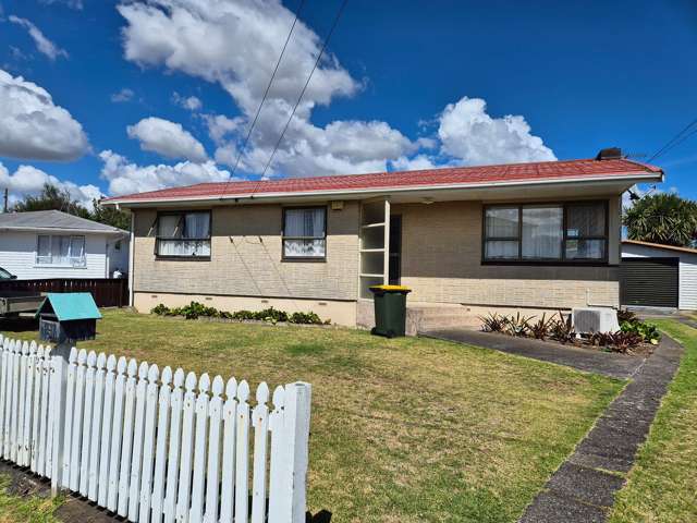 3 Bedroom House with spacious rear section