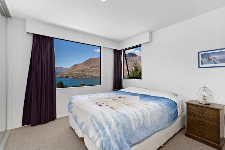 19b Arawata Terrace Fernhill/Sunshine Bay_8