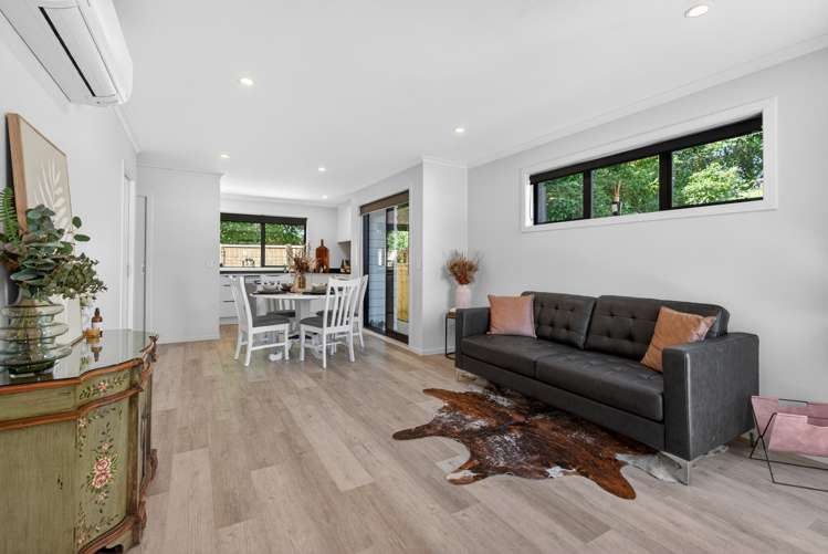 15B Rowe Parade Wainuiomata_4