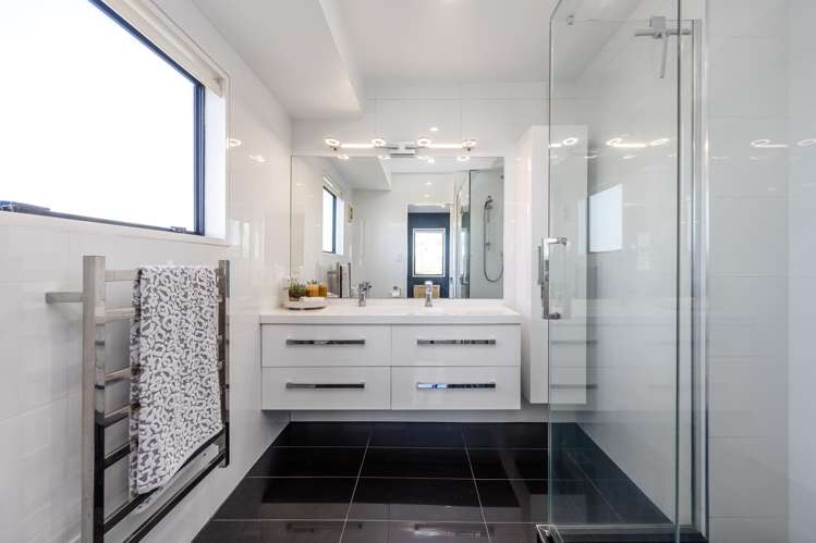 2/30 Firth Road Torbay_17