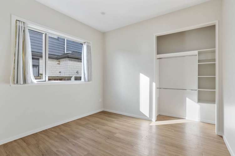 21 Calcite Avenue Flat Bush_10