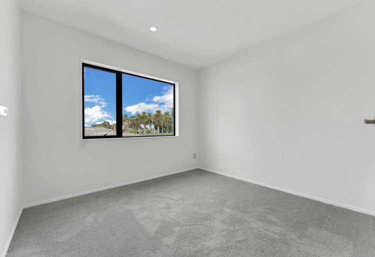 8 Malwa Lane Manurewa_13