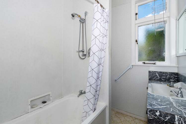 38 Aroha View Avenue Te Aroha_10