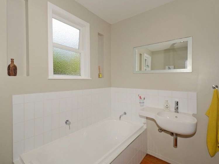 71 Wyndrum Avenue Waterloo_14