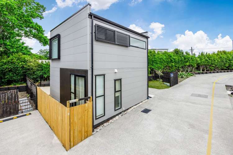 9/10 Hutchinsons Road Bucklands Beach_13