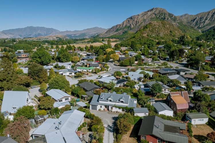 9A & 9B Argyle Place Arrowtown_18