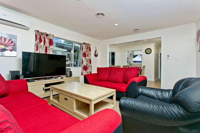 1/15 Taurus Crescent Beach Haven_4