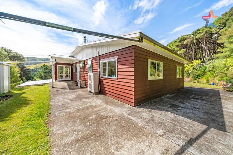 1119 Coast Road Wainuiomata_15