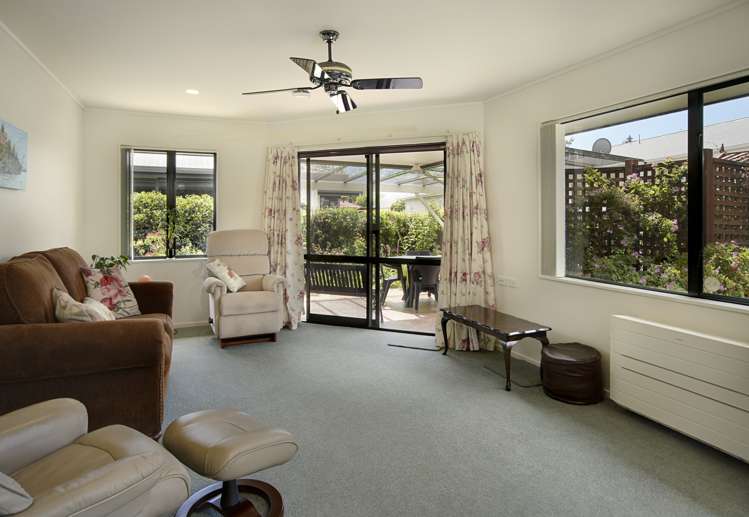 36 Willow Avenue Stoke_6