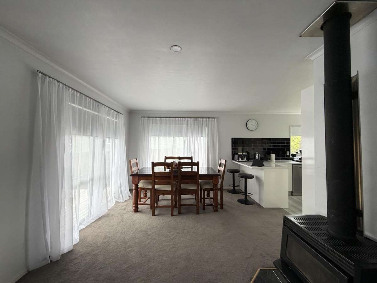 3 Bedroom Family Home 5