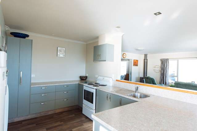 9 Esplanade Kaka Point_1