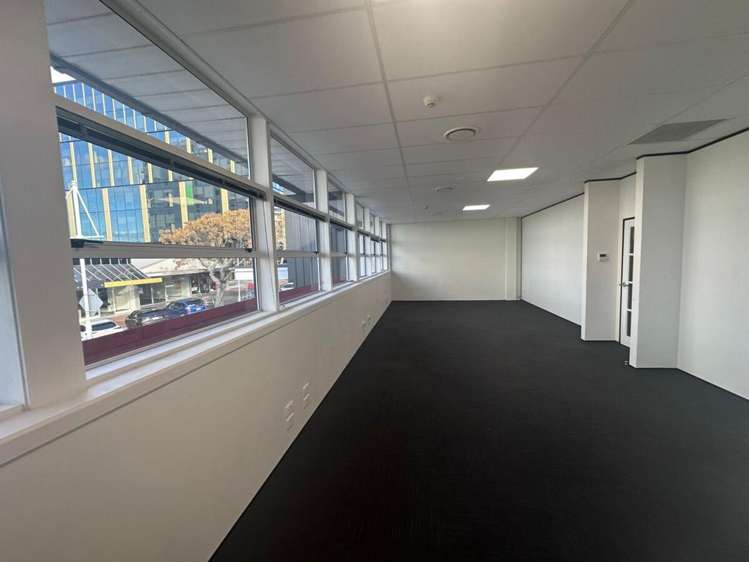 Tenancy 3/63 Devonport Road Tauranga Central_4