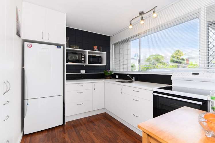 2/42 Bentley Avenue Glenfield_7