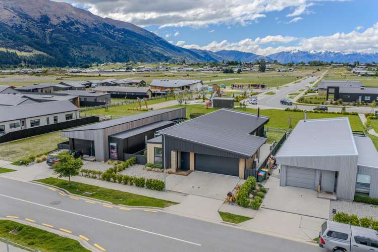 148 Burdon Loop Lake Hawea_4