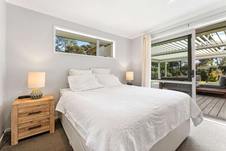 17 Ruth Craig Place Stanmore Bay_12