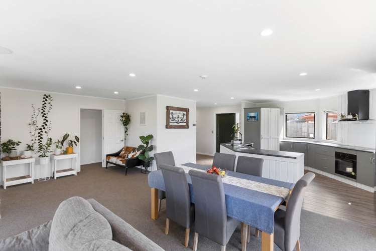 1162 East Coast Road Whakatiwai_3