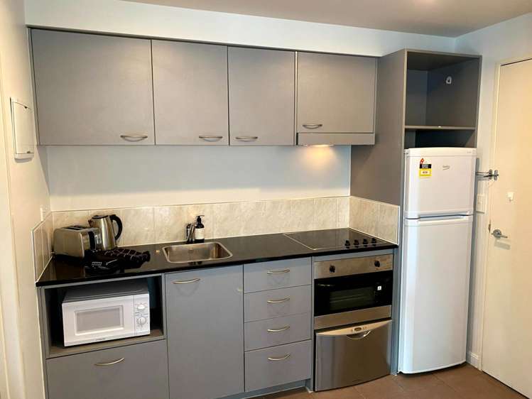 22L/76 Albert Street City Centre_4