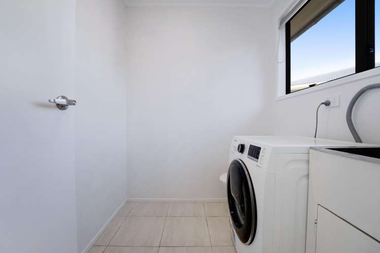 54 Mirrabooka Avenue Botany Downs_16