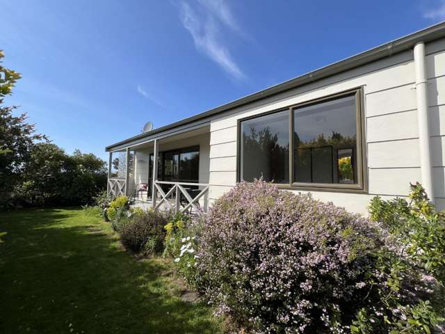 Country cottage awaits