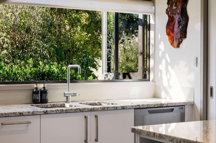 92 Estuary View Road Waiau Pa_24