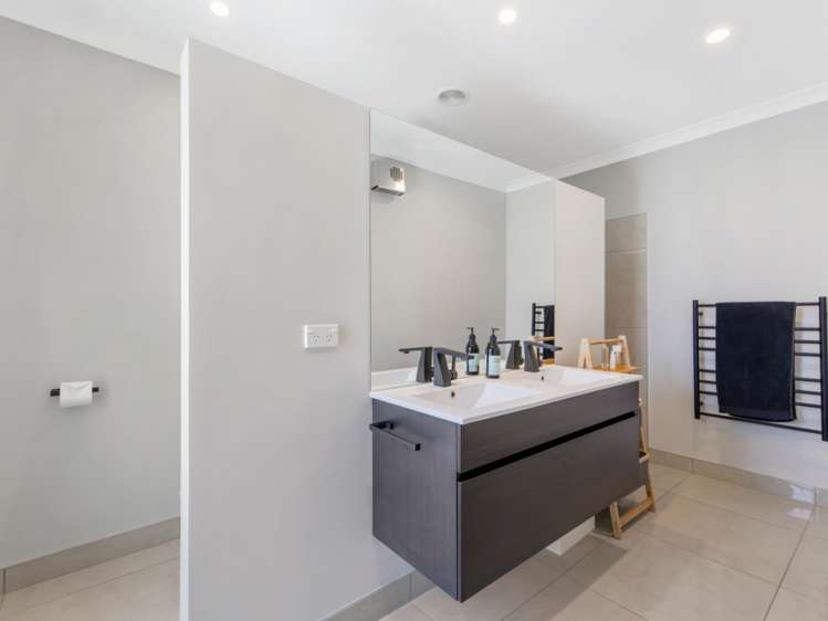 21 Corsair Crescent Burleigh_25