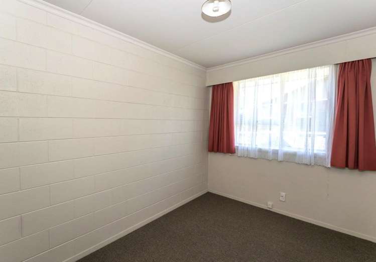 2/12 Newbourne Crescent Redwoodtown_8