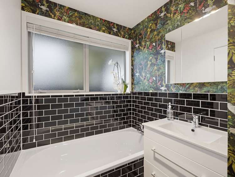 2/4 Queenspark Drive Parklands_15