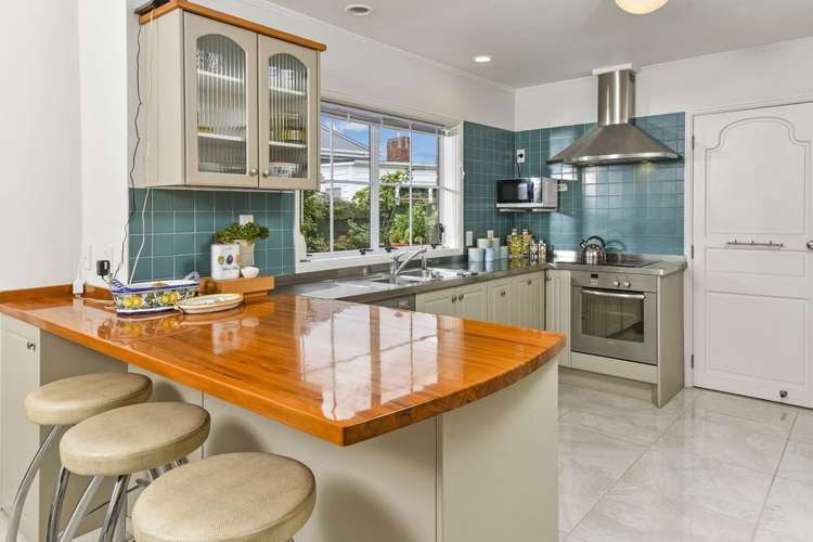 213 East Coast Road Castor Bay_14