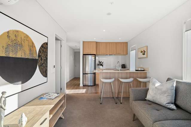 Two Bed Apartment with Mountain Views in Frankton