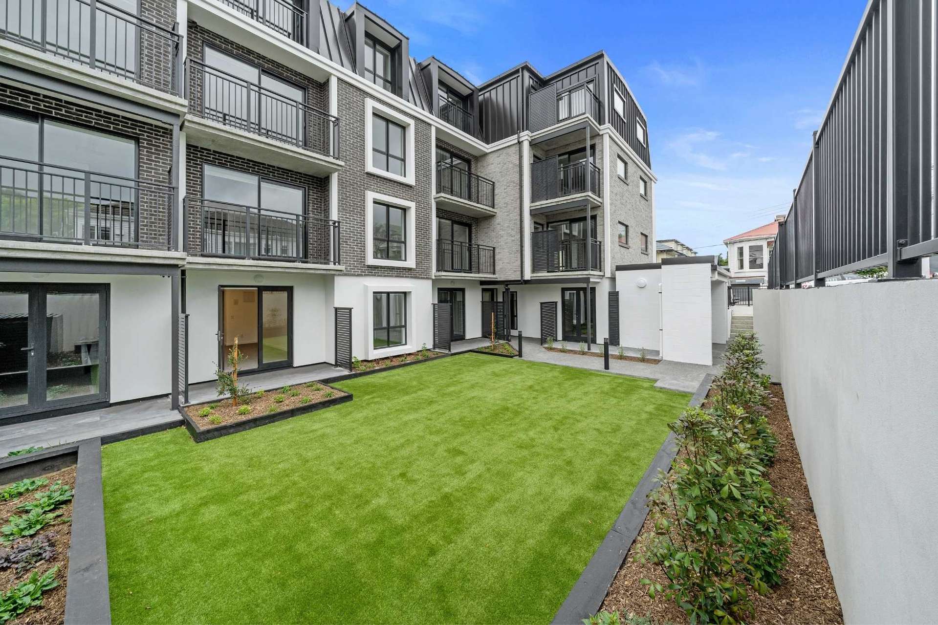 204/2 Colombo Street Newtown_0