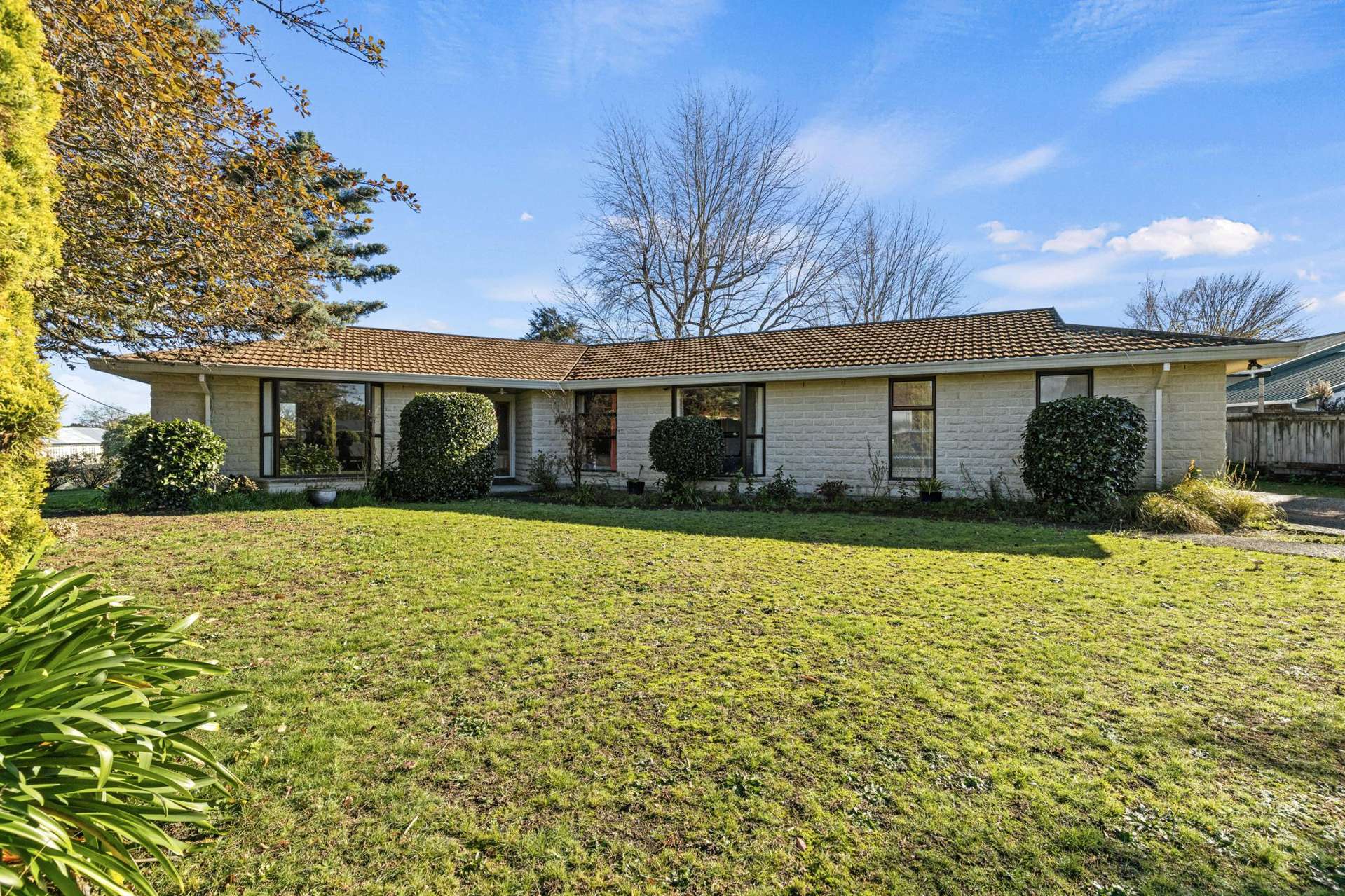 1 Bredins Line Marton_0