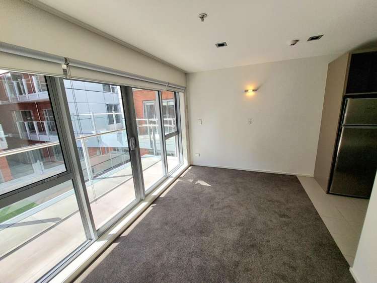 225/4 Wagener Place Mount Albert_1