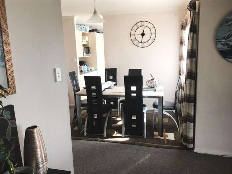 6 Farmdale Court Flat Bush_2