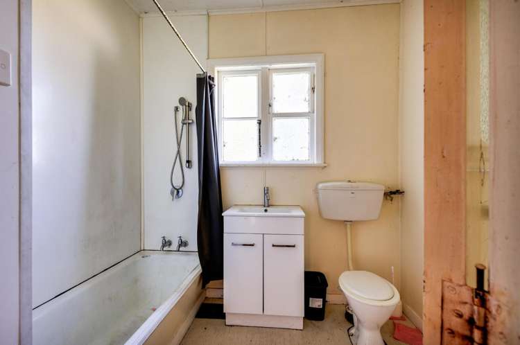 296 High Street Dannevirke_11