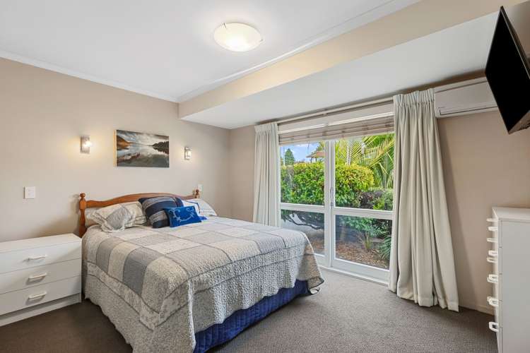 1 Kiriwai Place Matua_11