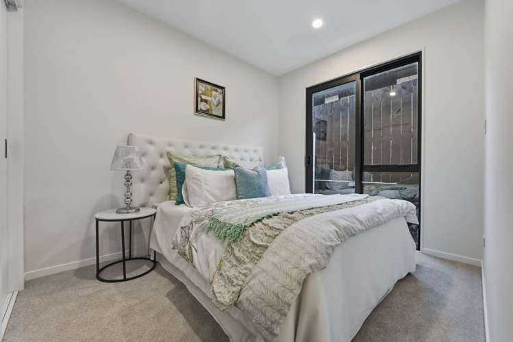3B & 3C Towra Place Botany Downs_11