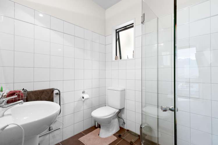 22 Greenstone Place Fernhill/Sunshine Bay_25